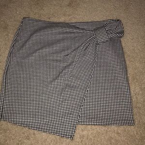 Houndstooth mini skirt